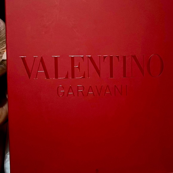 Valentino. - Picture 1 of 6